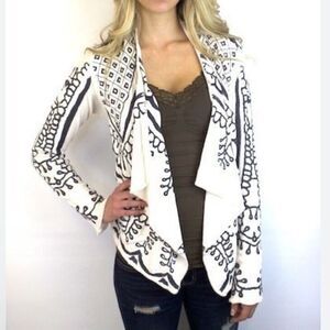 Johnny Was Biya Kiaskari Cropped Cardigan | cream/gray | size XS